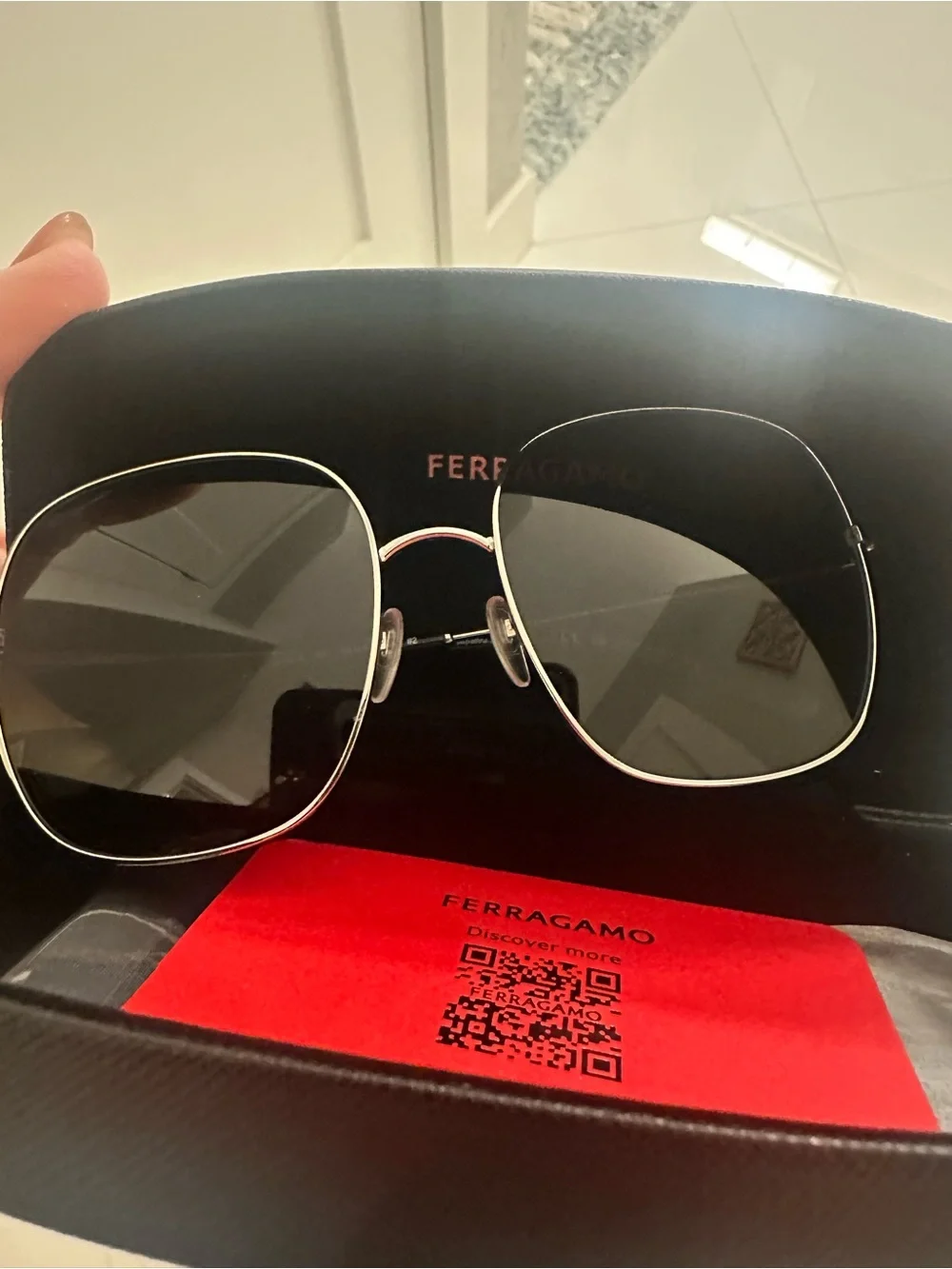 Salvatore Ferragamo Aviator Sunglasses New in Case Polished silver frame/blk len